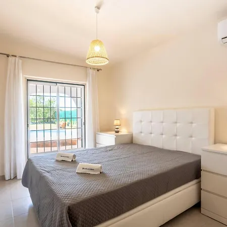 Moura By Hellovacations * Loulé