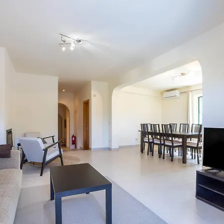 Moura By Hellovacations Loulé