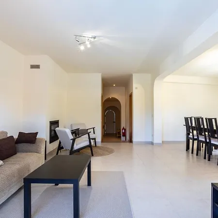 Moura By Hellovacations